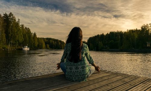 Einführung in die Kontemplation_Meditation_Frau_Meer_Sonnenuntergang_yoga-2176668