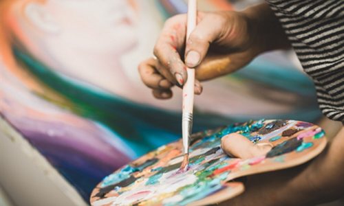 Zusatzausbildung Kunst- und Gestaltungstherapeut (vergrößert)_Farbe_Pinsel_Farbpalette